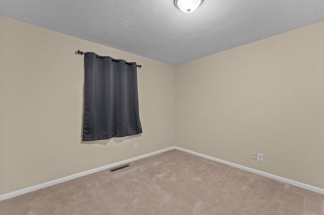 Building Photo - 1132 Sippel Dr