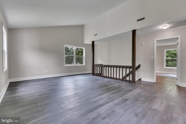 Building Photo - 519 Linton Hill Rd