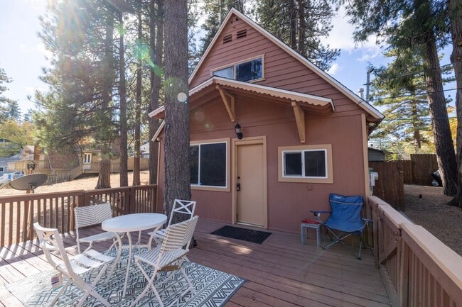 Building Photo - 2242 Deep Creek Dr