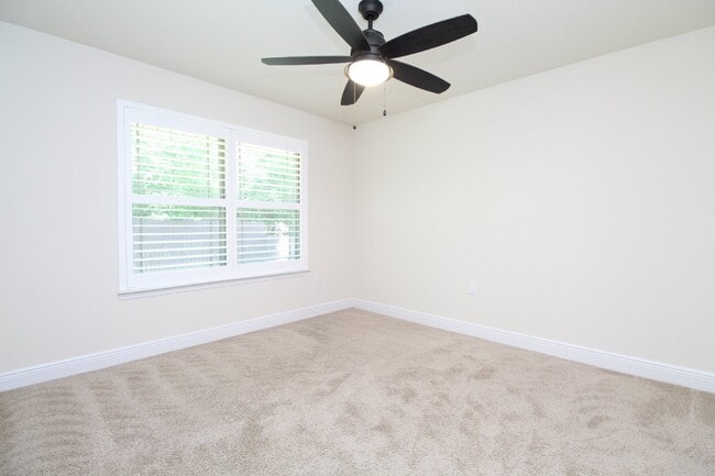 Building Photo - Ventura Estates Rental – 4 Bedrooms, 2 Bat...