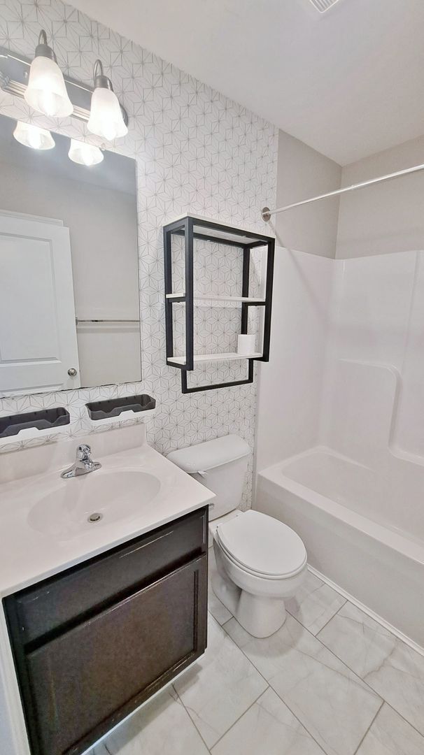 Building Photo - 3 Bed / 3-1/2 Bath Single Family Townhome