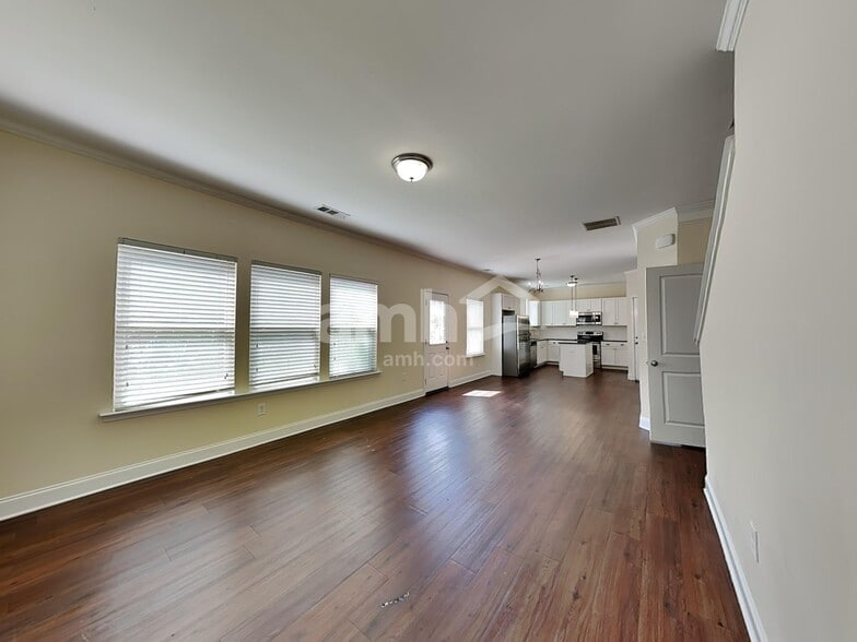 Building Photo - 77 Dynasty Ln