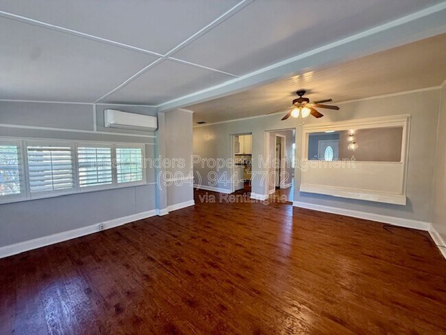 Building Photo - 5252 Rollins Ave