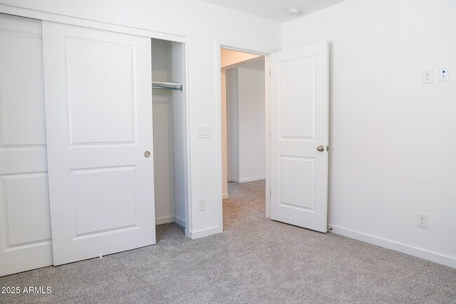 Building Photo - 7449 W Nicolet Ave