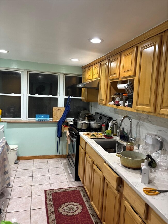 Building Photo - 74-11-74-97 97th Ave