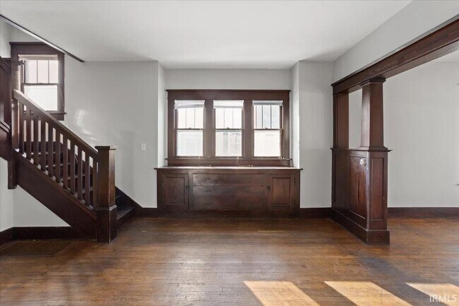 Building Photo - 825 S 9th St