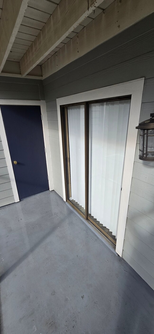 Building Photo - 3700 Idlebrook Cir