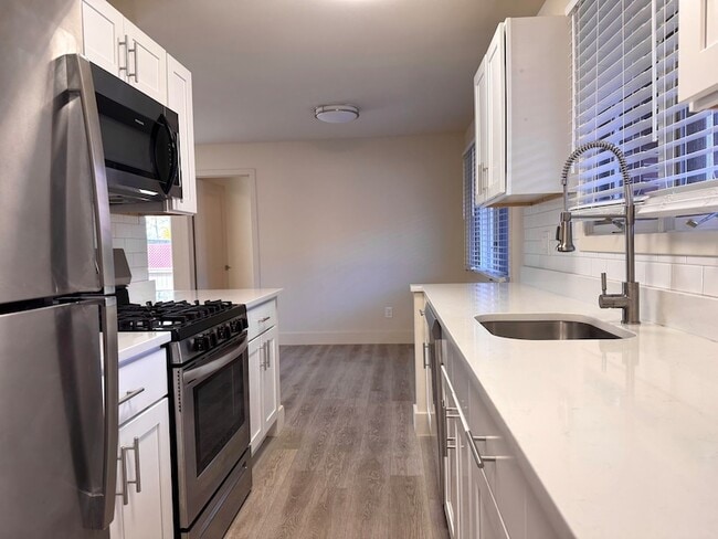 Building Photo - 110 Montoya Dr