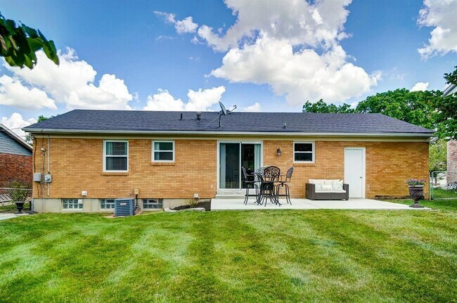 Building Photo - 1599 Yellowglen Dr