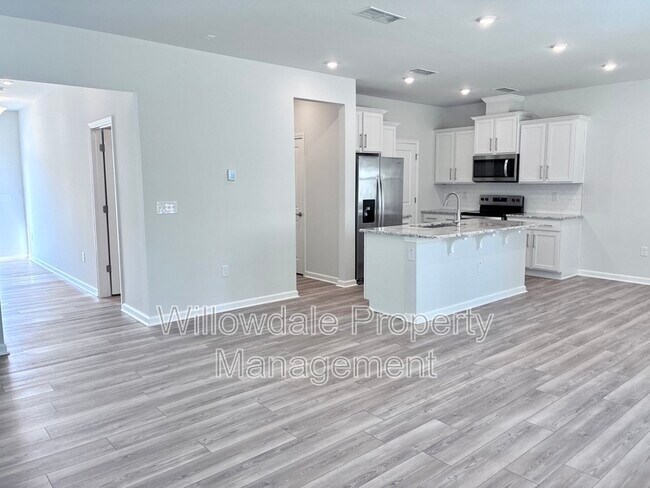 Building Photo - 866 McKenzie Pk Ter