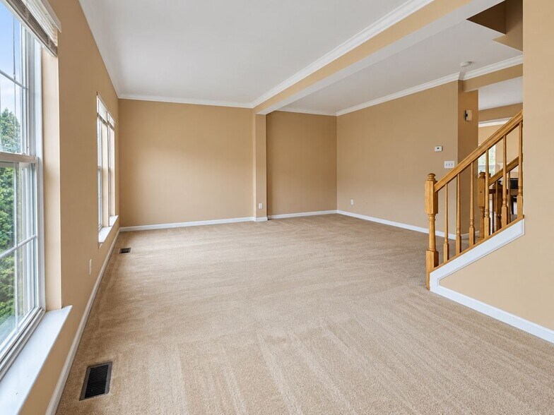 Building Photo - 2527 Banshire Dr