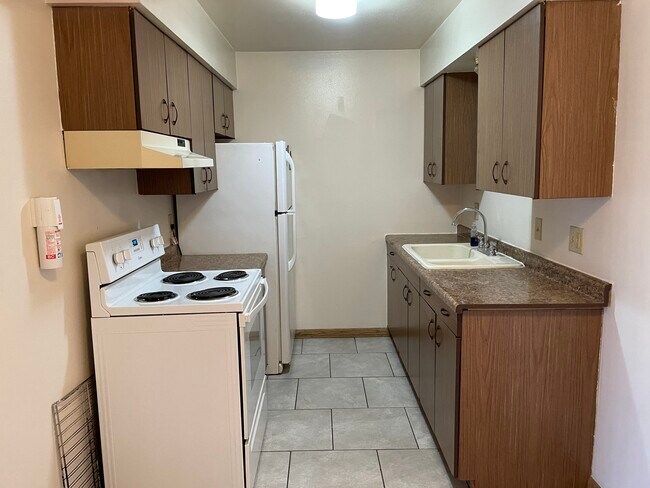 Kitchen - 3160 S Brust Ave