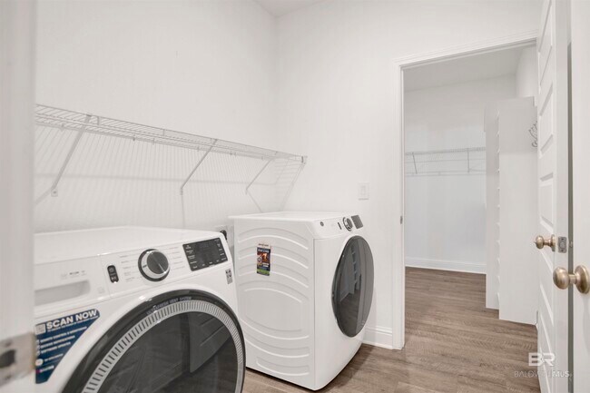 Building Photo - 4299 Montague Dr