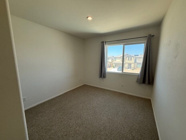 Building Photo - 2917 La Calle Audaz Ave