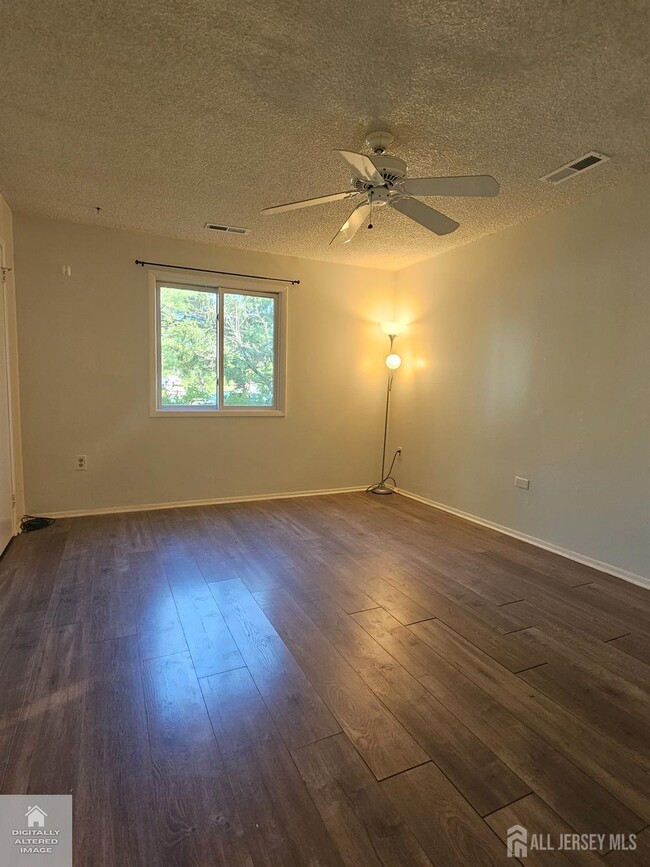 Building Photo - 2307 Aspen Dr