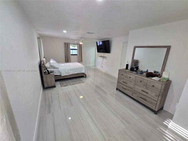 Building Photo - 11578 NW 39th Pl