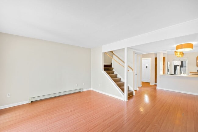 Building Photo - 3BD, 2.5 Boulder Townhome with 1-Car Garage