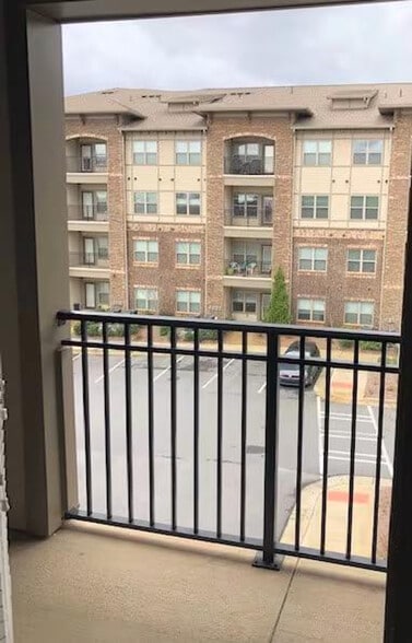 Building Photo - 200 Venue Wy