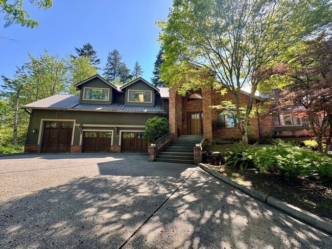 Building Photo - Luxury Estate Retreat in the Heart of Sammamish