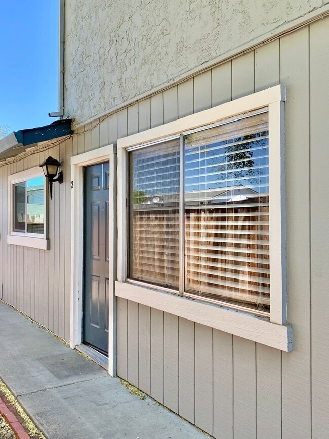 Building Photo - 1471 Gabilan Dr