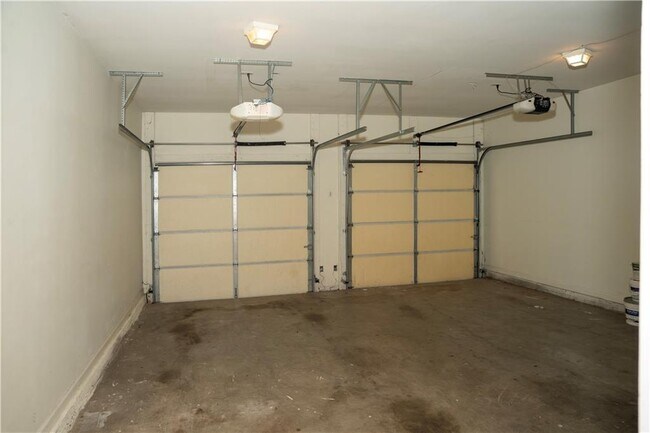 Building Photo - 2581 Southhaven Ln