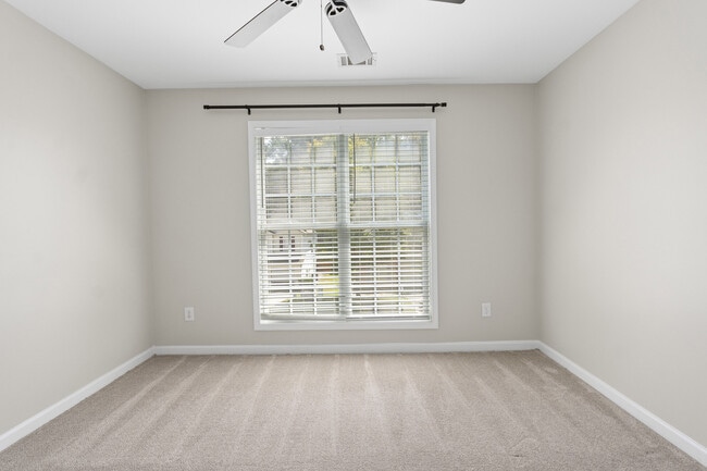 Building Photo - 3637 Oakland Spring Ct