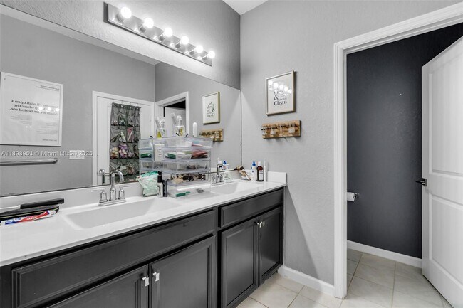 Building Photo - 1429 SE 23rd Terrace