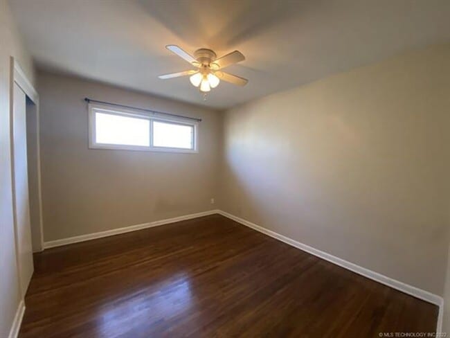 Building Photo - Mid-town Gem where comfort meets convenien...