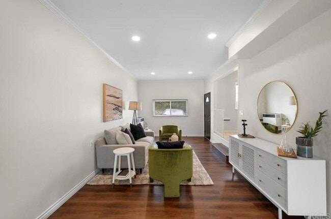 Building Photo - Spacious Remodeled Home with Separate Apar...