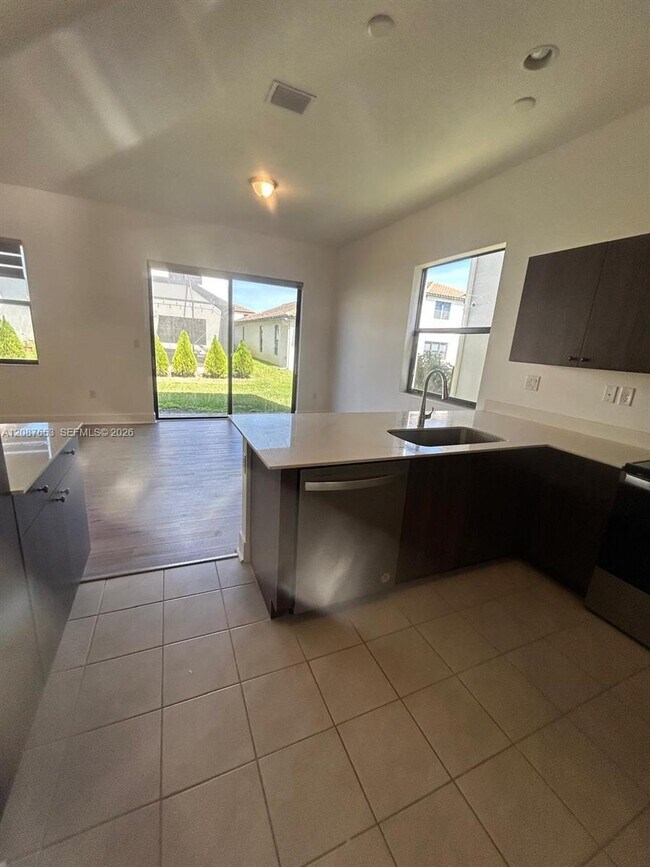 Building Photo - 5525 Agostino Way