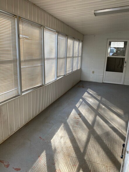 Building Photo - 119 Ells Country Estates