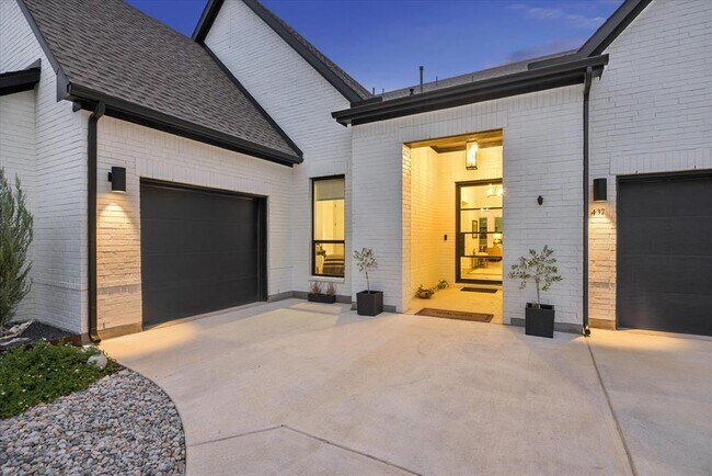 Building Photo - 437 Trabuco Bnd