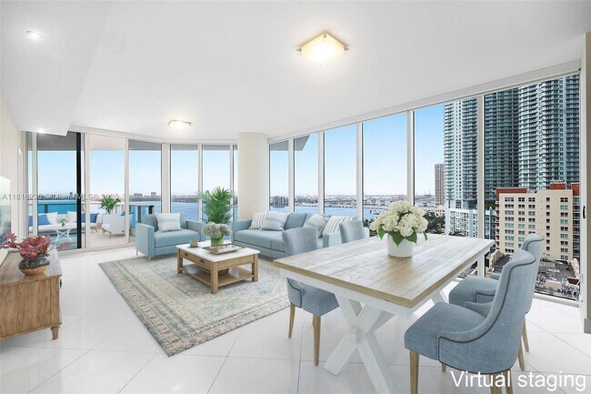 Building Photo - 2020 N Bayshore Dr