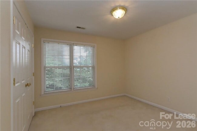 Building Photo - 10496 Gunnison Ln