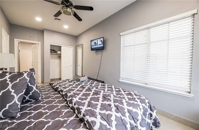 Building Photo - 1400 Castle Crest Dr