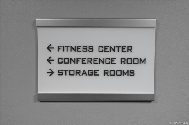 Building Photo - 25 Leroy Pl