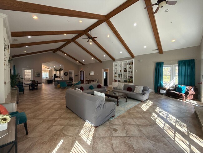 Building Photo - Mint Hill