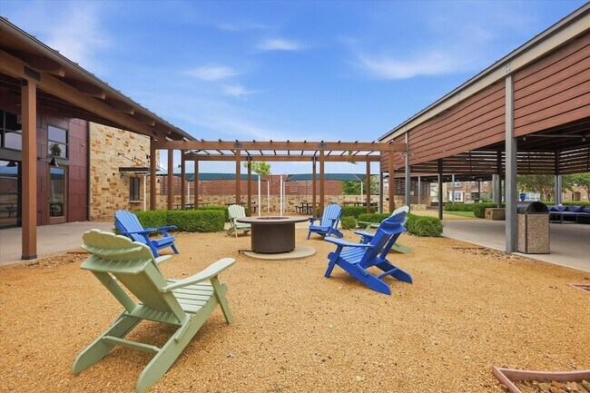 Building Photo - 3916 Ford Dr