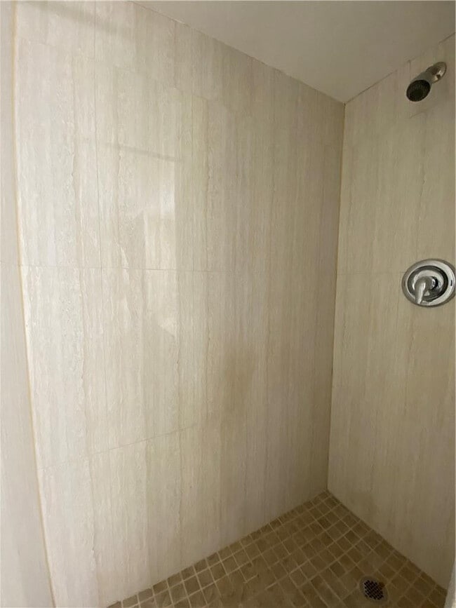 Building Photo - 4235 N University Dr