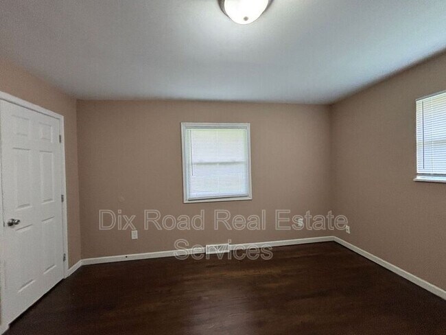 Building Photo - 601 Brelsford Ave