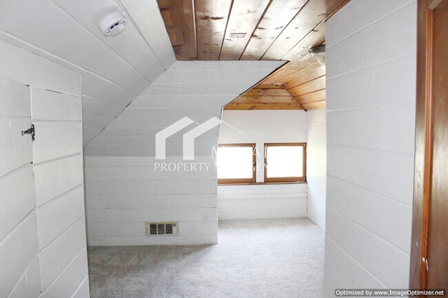 Building Photo - 2908 S 10th St