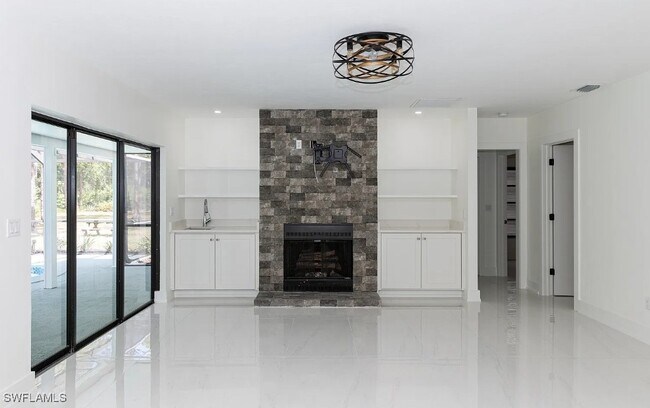 Building Photo - 5588 Wendy Ln