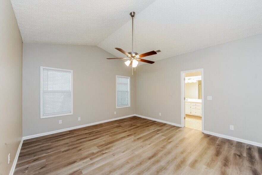 Building Photo - 5015 River Rock Way