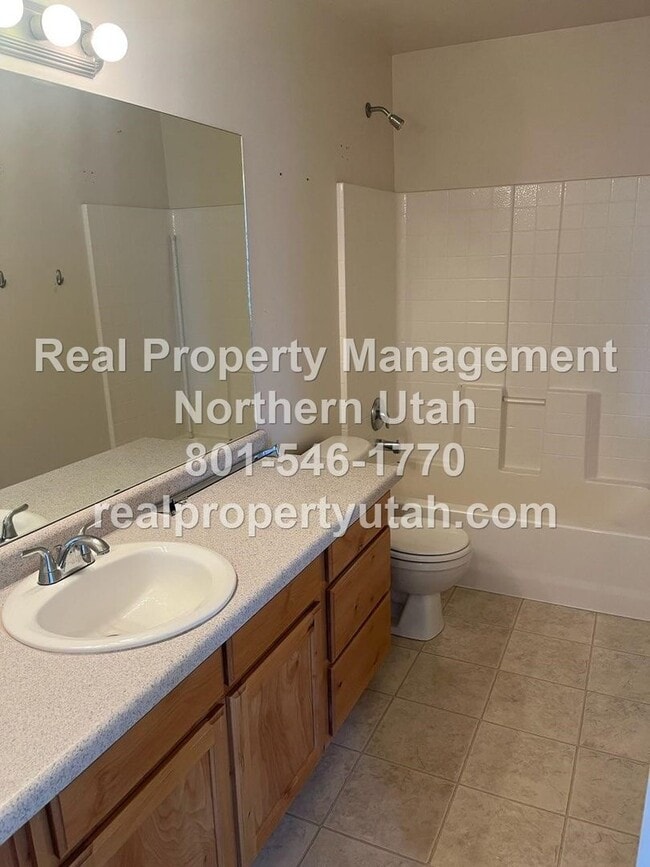 Building Photo - 4 Bedroom 3 Bath Home in West Point Now Available!