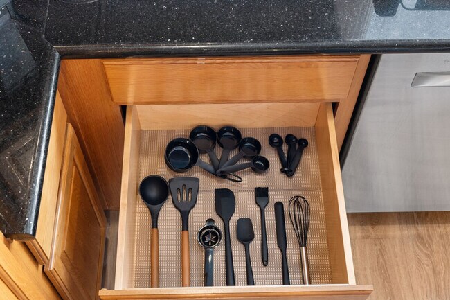 Building Photo - 2380 Aram Ave