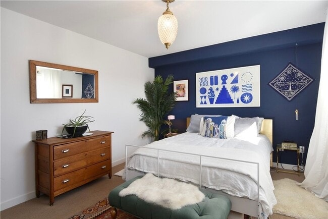 Building Photo - Greenwood Townhome