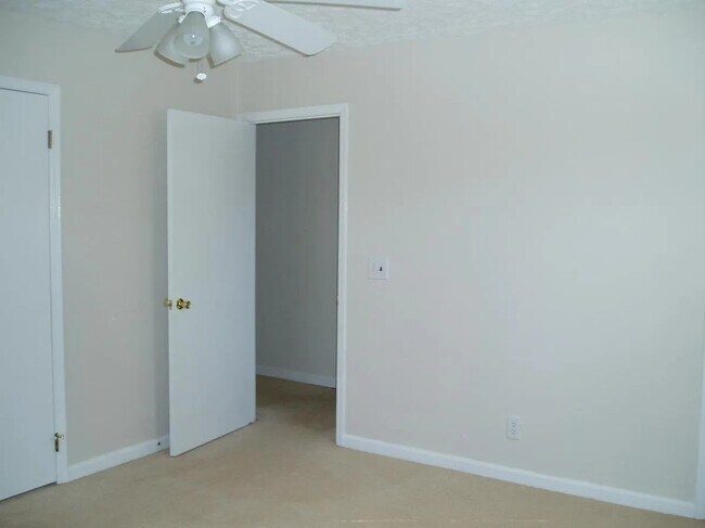 Building Photo - 506 Jefferson Dr