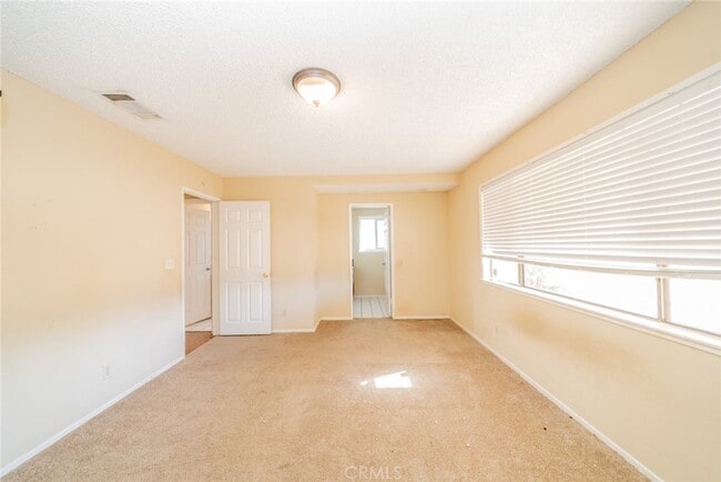 Building Photo - 17433 Sultana St