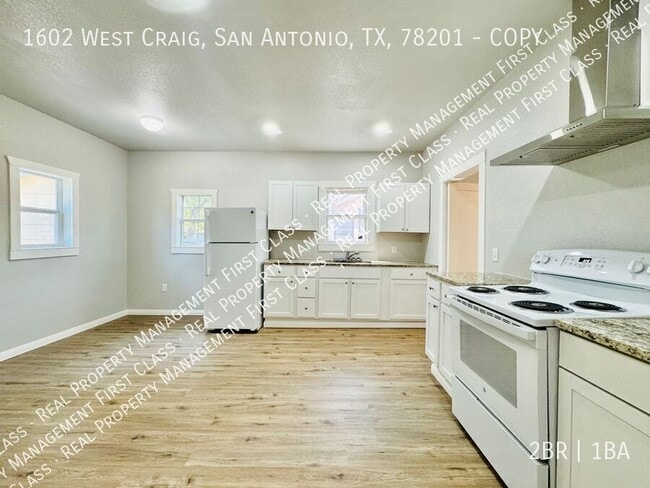 Building Photo - 1602 W Craig Pl