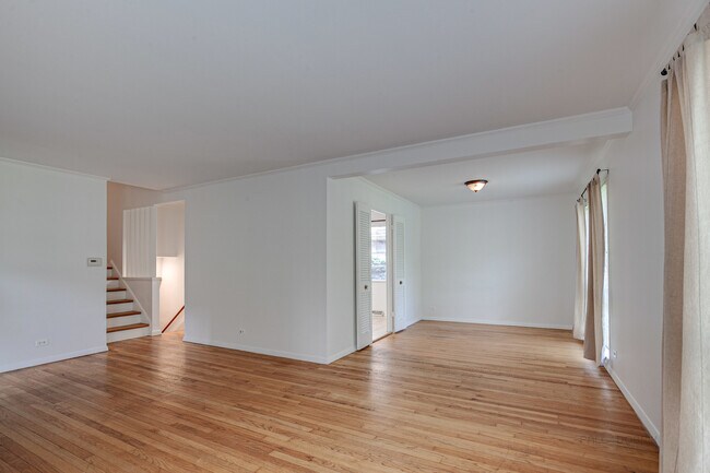 Building Photo - 370 Madison Ave